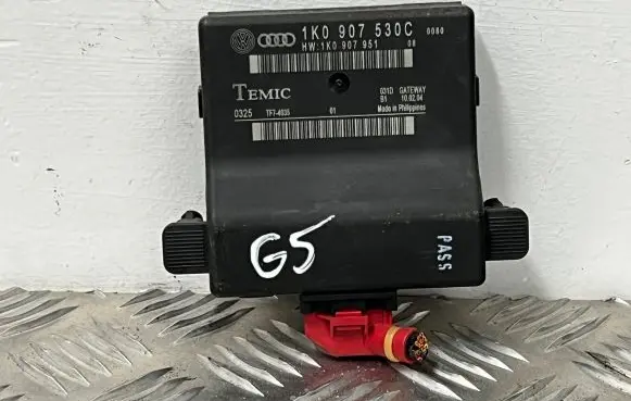 Volkswagen Golf V Gateway control module 1K0907530C 1K0907951