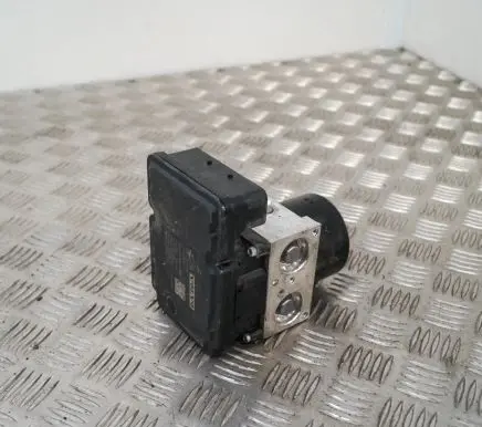 Volvo V60 ABS Pump 31329137