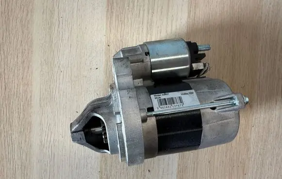 Suzuki SX4 S-Cross Starter motor S4J4