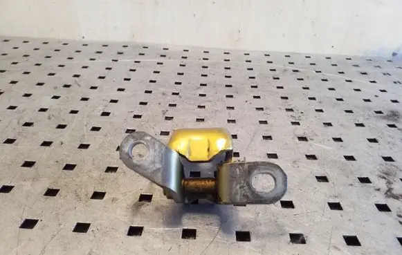 Toyota Yaris Front door upper hinge