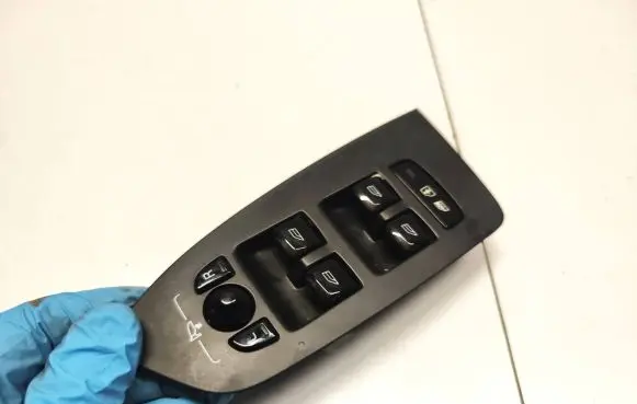Volvo XC90 Electric window control switch 31433927