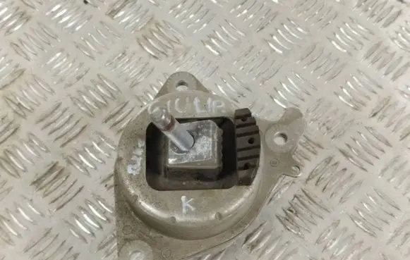 Alfa Romeo Giulietta Engine mount bracket