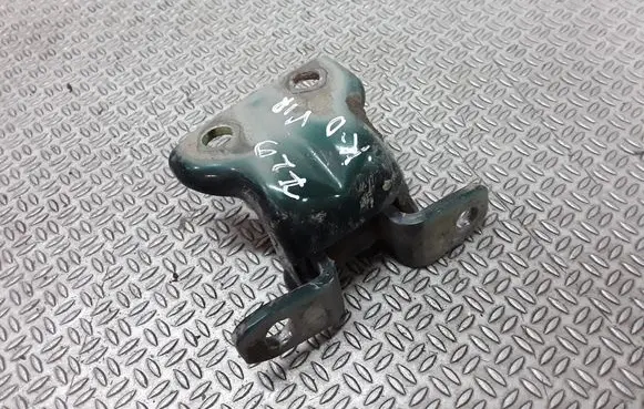 Mitsubishi L200 Rear door upper hinge