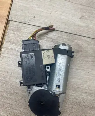 BMW 5 E39 Sunroof control unit/module 115852 676183814809 G910000