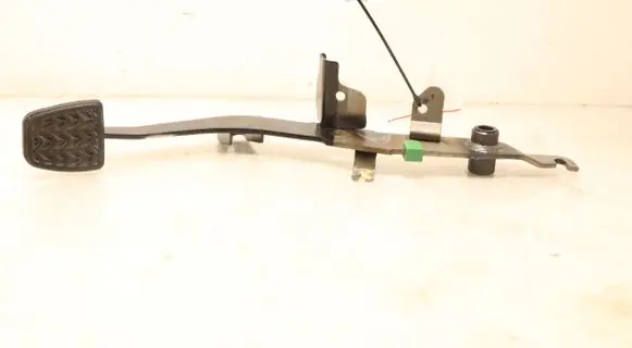 Toyota Aygo AB40 Clutch pedal 
