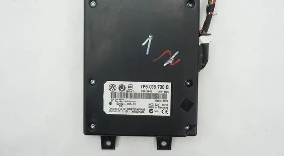 Volkswagen PASSAT B7 Bluetooth control unit module 7P6035730B