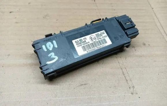 Seat Ibiza III (6L) Alarm control unit/module 6L0951171 09397492 97RA010021