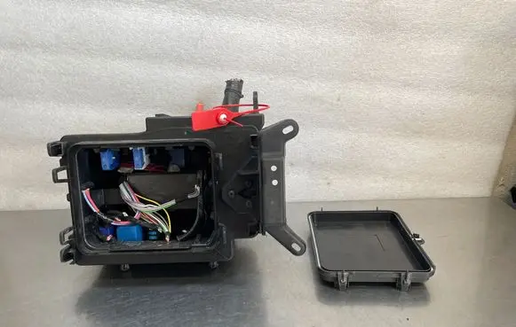 Renault Trafic III (X82) Fuse box set