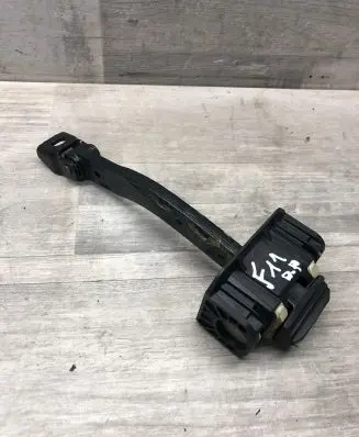 BMW 5 F10 F11 Front door check strap stopper 7182005