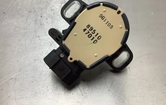 Toyota Prius (XW20) Brake pedal sensor switch 8951047010 5G1105