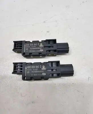 Audi A3 S3 A3 Sportback 8P Airbag deployment crash/impact sensor 4B0959643D 600428 011205