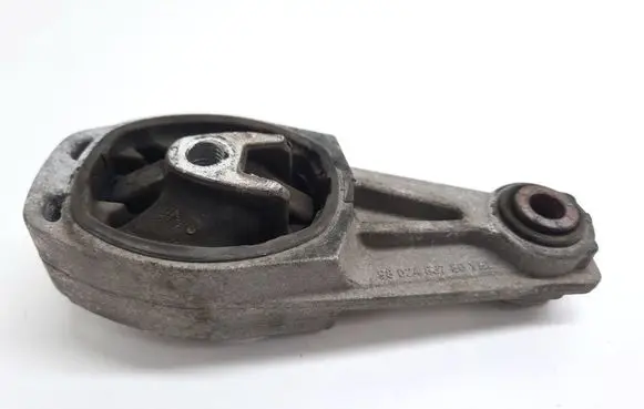 Engine mount bracket