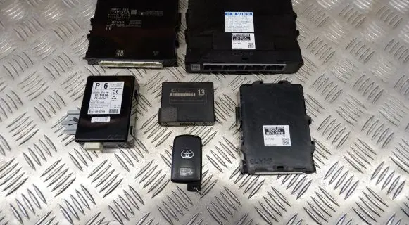 Engine ECU kit and lock set
