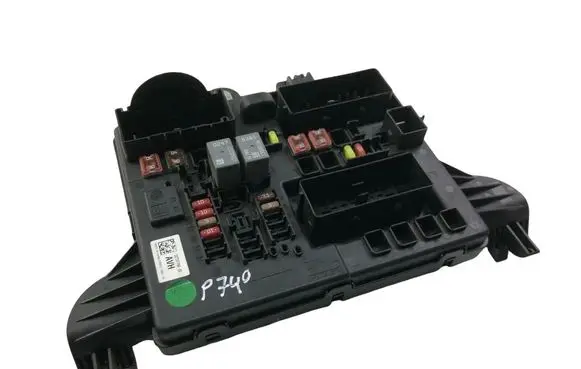 Opel Insignia A Fuse module 22737766