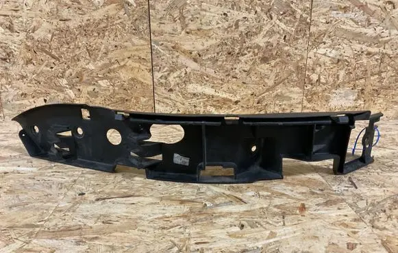 Volkswagen Touareg I Front bumper mounting bracket 7L6807184C