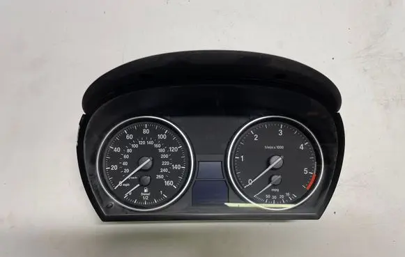 BMW X1 E84 Speedometer (instrument cluster) 924237301