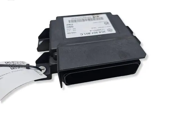 Volkswagen PASSAT CC Hand brake control module 3C8907801C