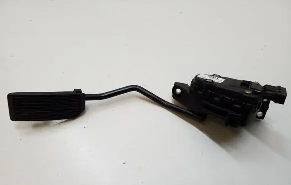 Nissan Almera Tino Accelerator throttle pedal 18002BU410