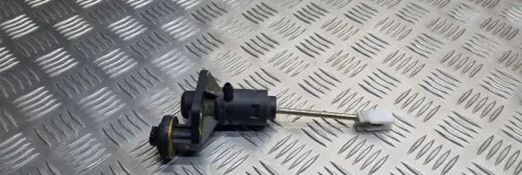 Audi A4 S4 B5 8D Clutch master cylinder 8E1721401