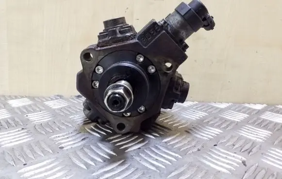 Hyundai i40 Fuel injection high pressure pump 331002A420 0445010206