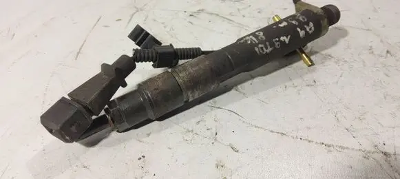 Audi A4 S4 B5 8D Fuel injector 028130201S