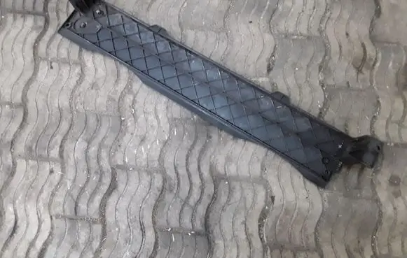 BMW X5 E70 Bottom radiator support slam panel 7533539