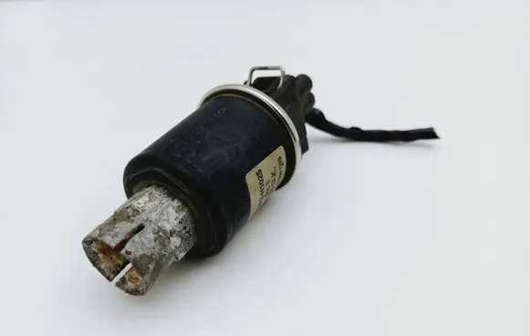 Audi A3 S3 8L Air conditioning (A/C) pressure sensor 1H0959139B