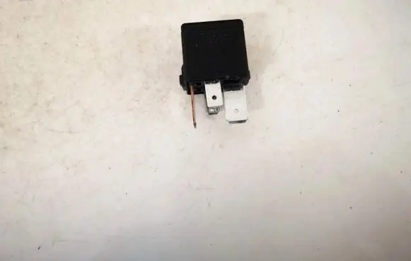 Volkswagen Touran I Other relay 1k0951253a v23134-j52-x430