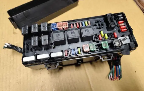 Chrysler 300 - 300C Fuse box set P04607558AD