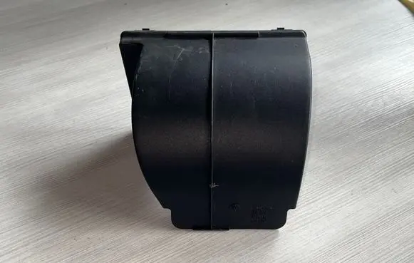 Volvo XC70 Quarter panel pressure vent 9171001