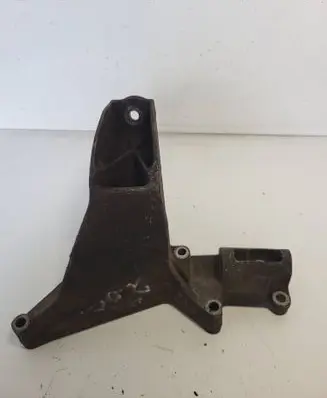 BMW 3 E46 Engine mounting bracket 6753225