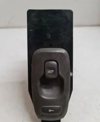 Volvo V70 Electric window control switch 8682837 01W43E MP43BB00176