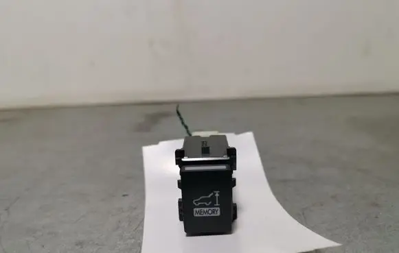 Subaru Forester SK Other switches/knobs/shifts 18Z08MN