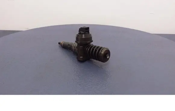 Audi A4 S4 B7 8E 8H Fuel injector 038130073AG