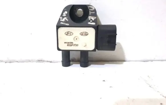 Hyundai i40 Exhaust gas pressure sensor 392102F600