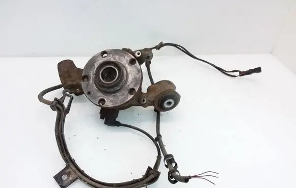 Rear wheel hub spindle/knuckle