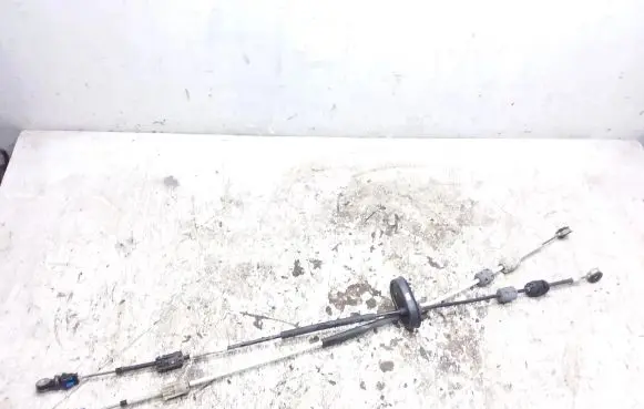Opel Astra J Gear shift cable linkage 55563704