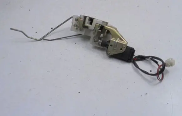 Mazda 323 F Front door lock