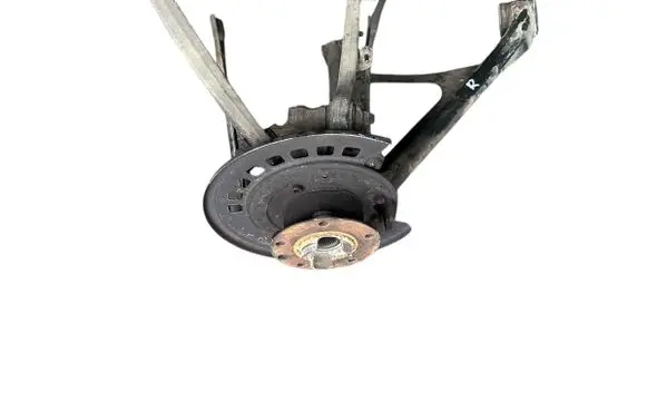 Audi Q7 4L Rear wheel hub spindle/knuckle 
