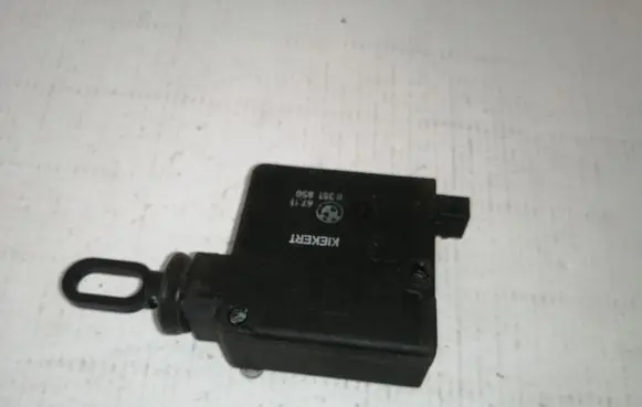 BMW 5 E34 Tailgate boot lock/latch motor 8351850