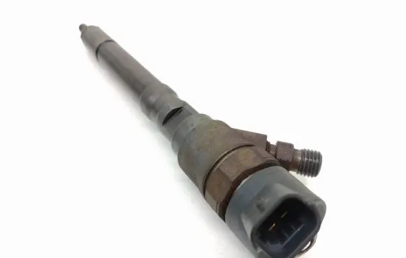 Hyundai Tucson JM Fuel injector 0445110126 3380027900