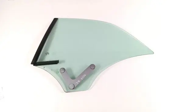 Volkswagen Golf VI Rear side window 8P7845299