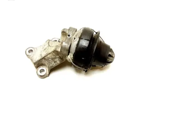 Volvo XC90 Engine mount bracket 8683936