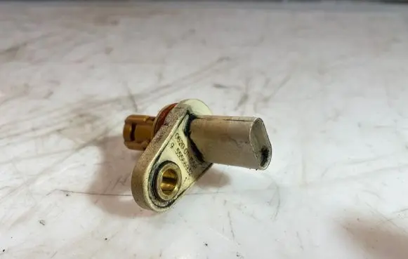 Opel Corsa D Camshaft position sensor 55566932