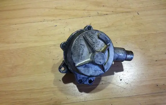 Audi A6 S6 C5 4B Vacuum pump 72218501