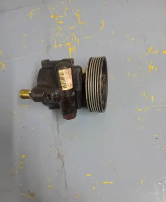 Renault Scenic I Power steering pump 7700105707