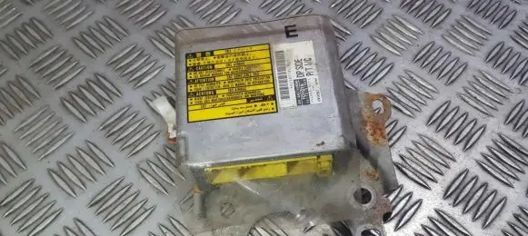 Lexus IS 200-300 Airbag control unit/module 8917053040 89170-53040
