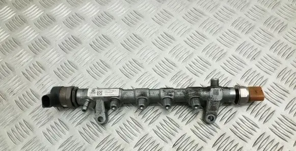 Volkswagen Golf VI Fuel main line pipe 057130764H 03L906051 03L130089P