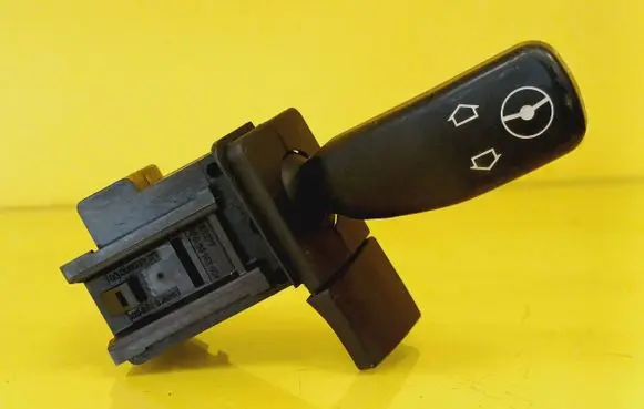 BMW 5 E39 Steering wheel adjustment switch 8373901