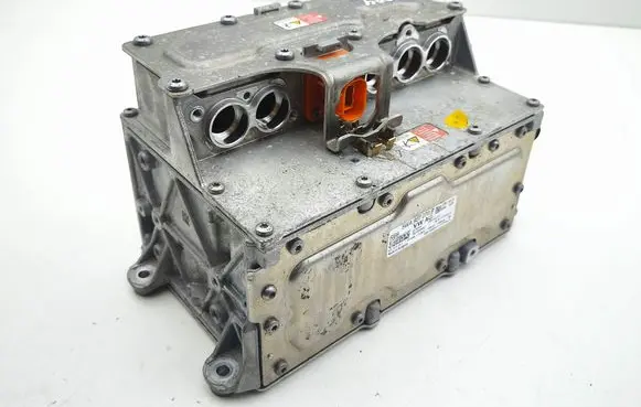 Voltage converter inverter